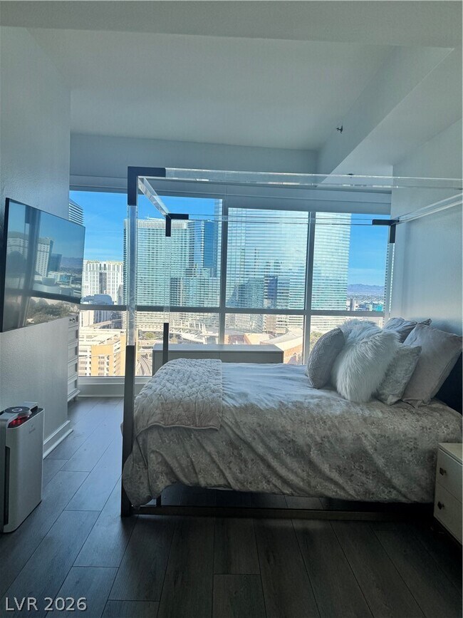 Building Photo - 4525 Dean Martin Dr