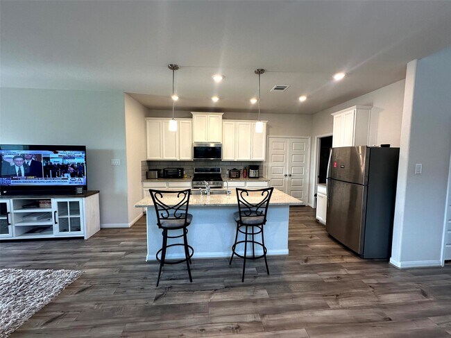 Building Photo - 7076 Silverleaf Oak St