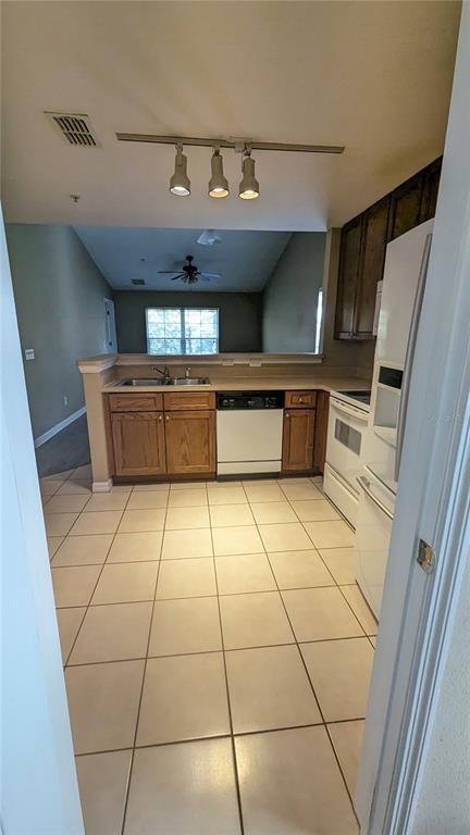 Building Photo - 10166 Regent Park Dr