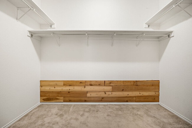 Building Photo - 1427 Sun Garden