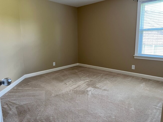 Building Photo - 4 Bed, 3.5 Bath Home w/  3 Car Garage in Williamson Co