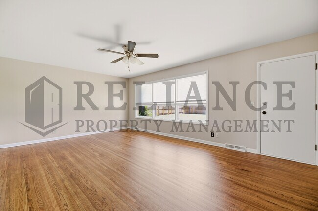 Building Photo - 9711 W Birch Ln