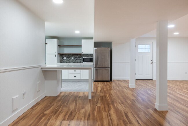 Building Photo - 5 Bedroom 2.5 Bath Retreat in Prime Arvada...