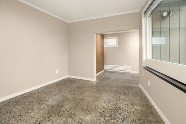 Building Photo - 2560 Dexter Ave N