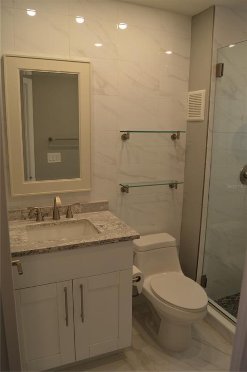 Building Photo - 779 Mainsail Dr