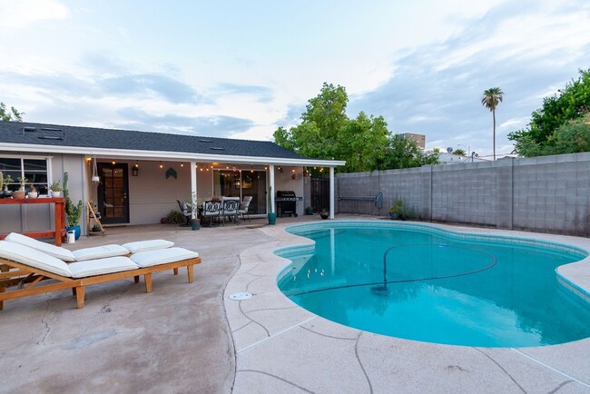 Building Photo - Charming 3BR House in Scottsdale