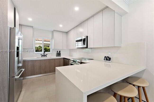 Building Photo - 45 Palermo Ave