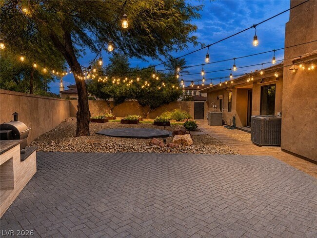 Building Photo - 2577 Red Arrow Dr