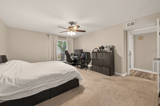 Building Photo - 14555 Wunderlich Dr