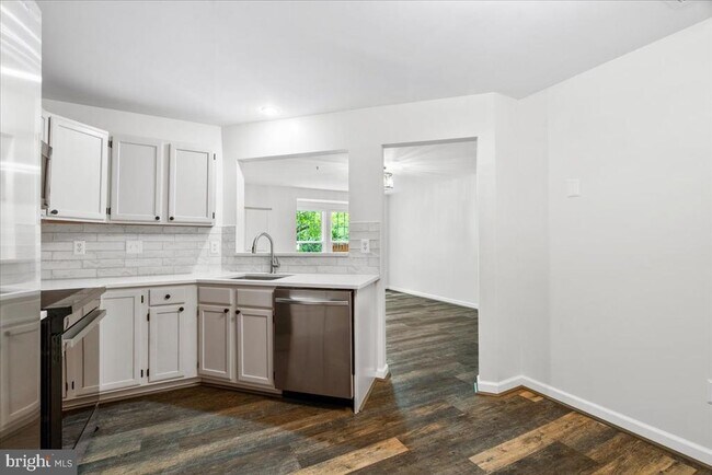 Building Photo - 5227 Regal Ct