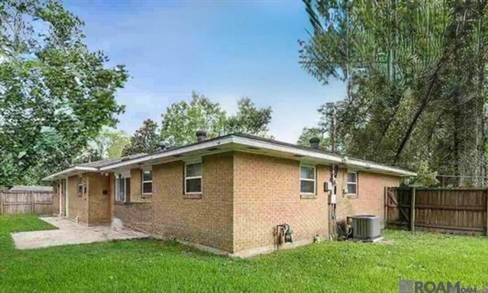 Building Photo - 15661 Marjorie Dr
