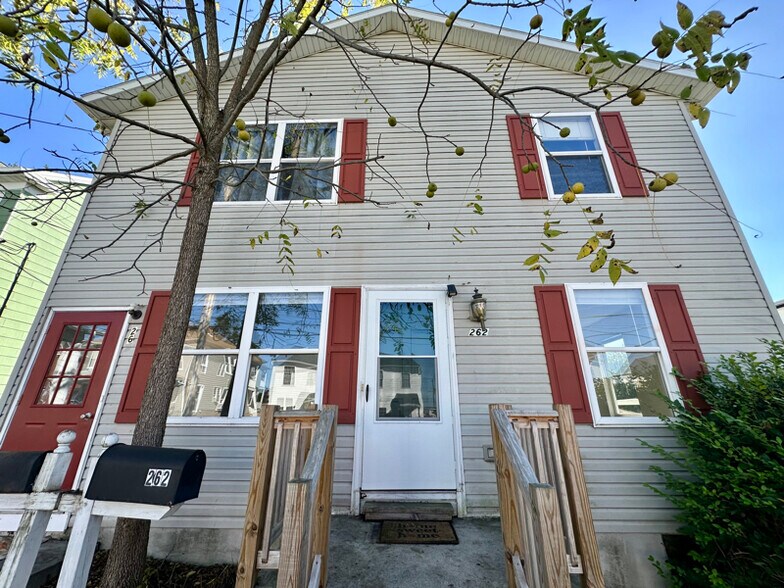 Building Photo - 262 3rd St