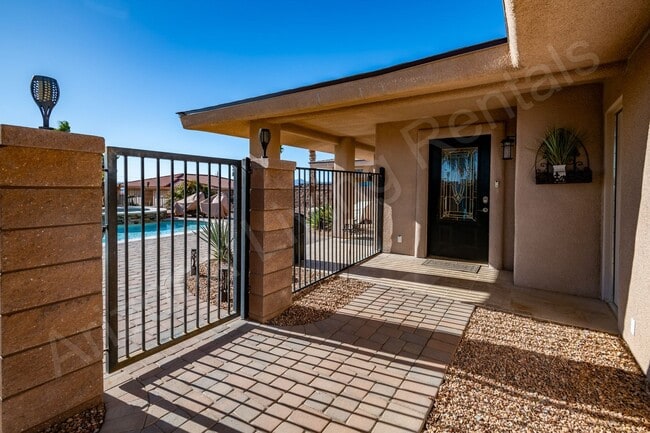 Building Photo - FURNISHED POOL HOME FOR NOVEMBER 2026-DECEMBER 2026