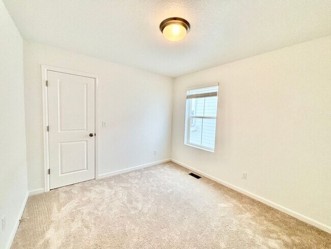 Building Photo - 2ND MONTH FREE FOR LEASE STARTING BY OCTOB...
