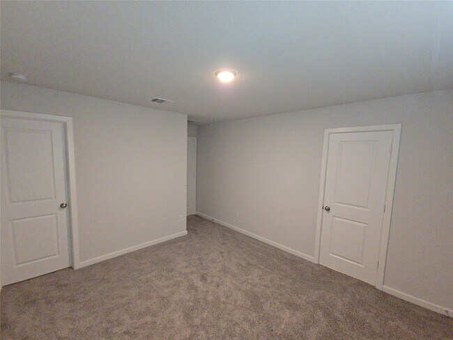 Building Photo - 9227 Dearborn Knoll Dr