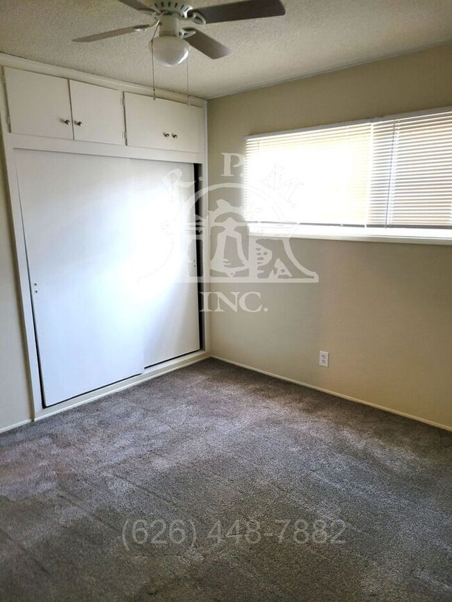 Building Photo - Spacious 2-Bedroom, 1-Bathroom Single-Leve...