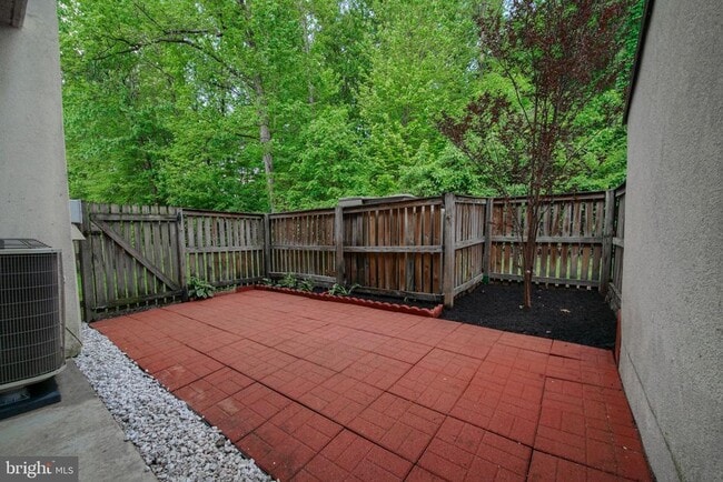 Building Photo - 10106 Campus Way S