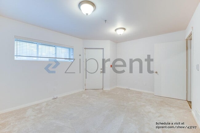 Building Photo - 11570 Stone Ave N