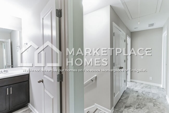 Building Photo - 67 Cavalry Ct