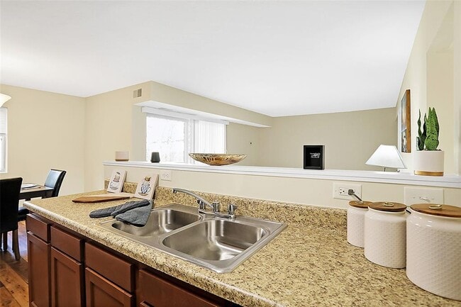 Building Photo - 3771 Cornell Dr