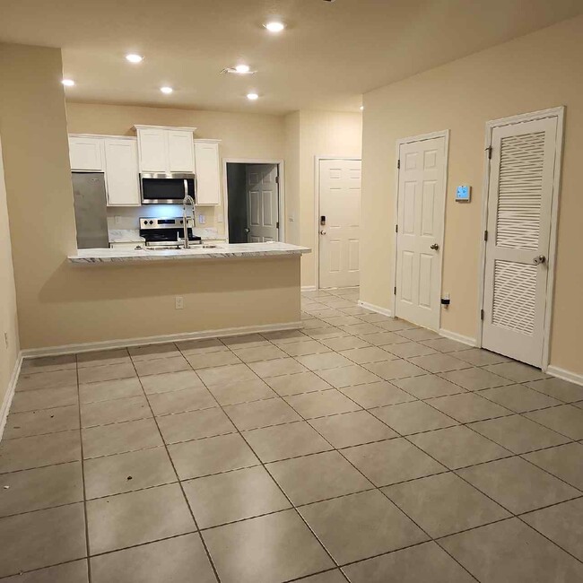 Building Photo - 86624 Shortline Cir