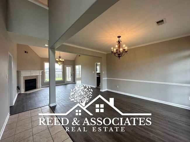 Building Photo - 4 Bedrooms in Southaven!