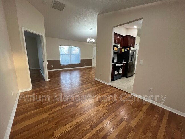 Building Photo - 3037 Bonkirk Dr