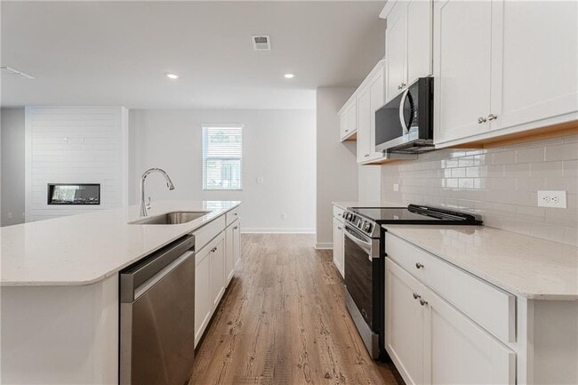 Building Photo - 7325 Mulberry St