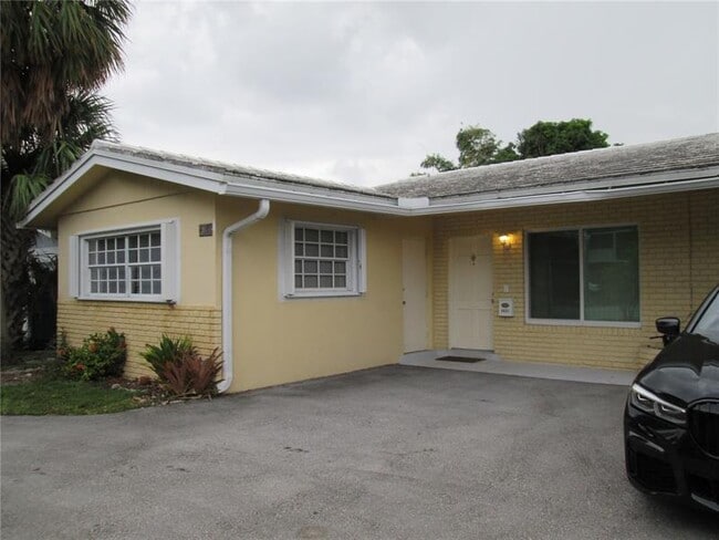 Building Photo - 4831 Bayview Dr