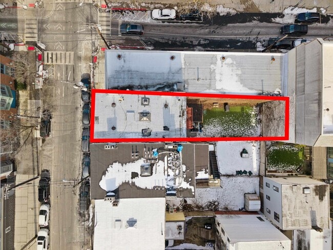 Building Photo - 531 Madison St