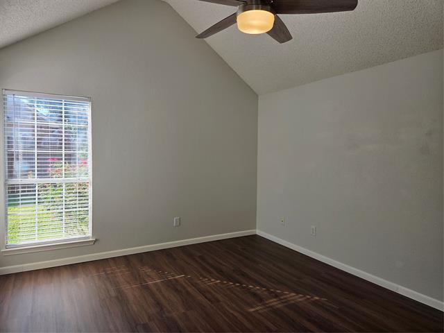 Building Photo - 2533 Potomac Dr