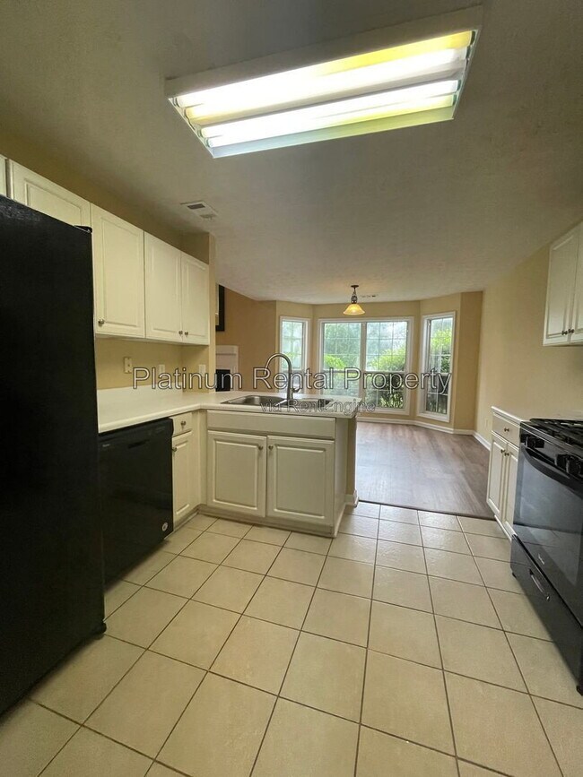 Building Photo - 810 Camelon Ct