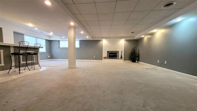 Building Photo - 45 Kenilworth Rd