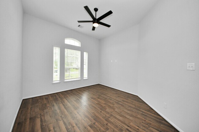 Building Photo - 2326 Kelson Cove Dr