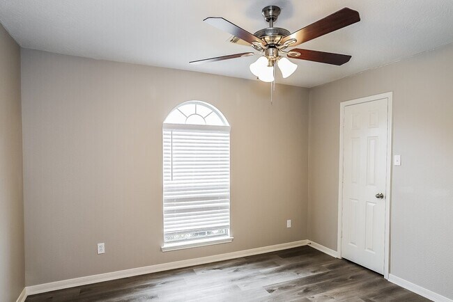 Building Photo - 5113 Orange Blossom Ct