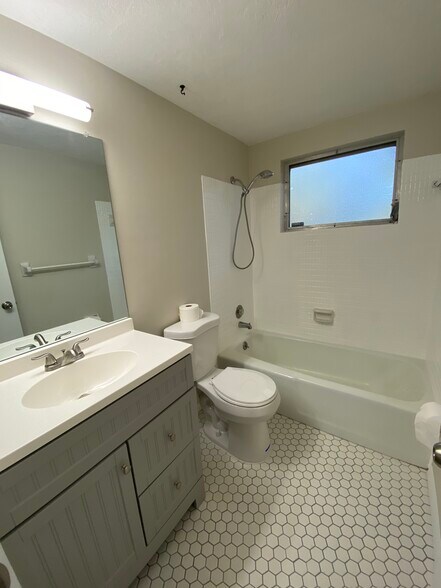 Building Photo - 3579 Osage Ter