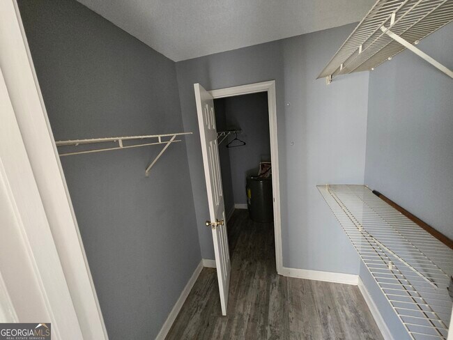 Building Photo - 629 Hanson St