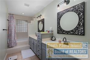 Building Photo - 505 W Esperanza Ave