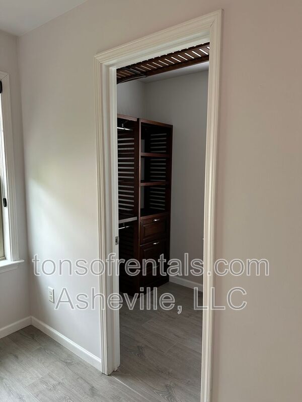 Building Photo - 33 Mallard Run Dr
