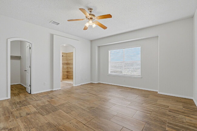 Building Photo - 4-Bedrooms in 79928 with Spacious 1757 Sq Ft – Your Home Awaits!