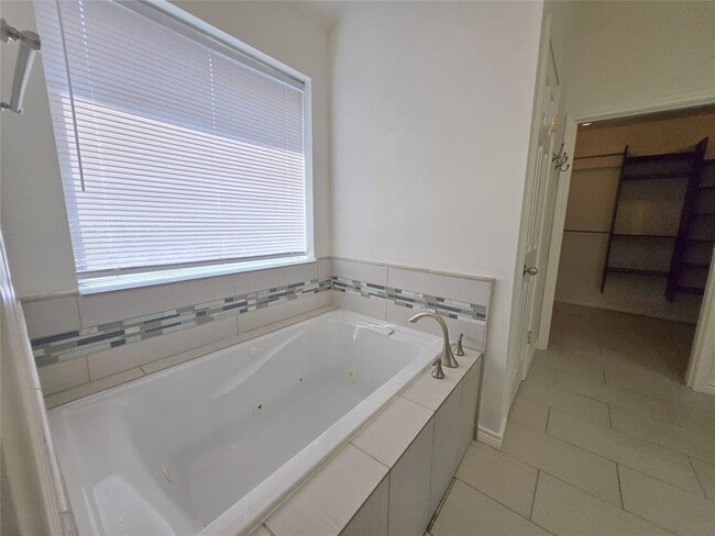 Building Photo - 6415 Taimer Ct
