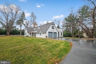 Building Photo - 9107 River Rd