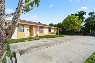 Building Photo - 3100 N Dixie Hwy