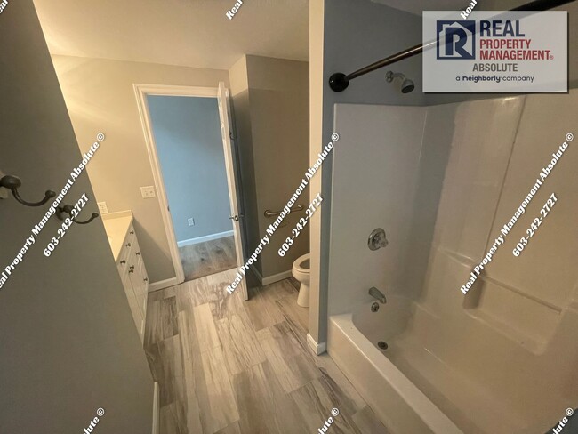 Building Photo - Beautiful 4 Bedroom Condo