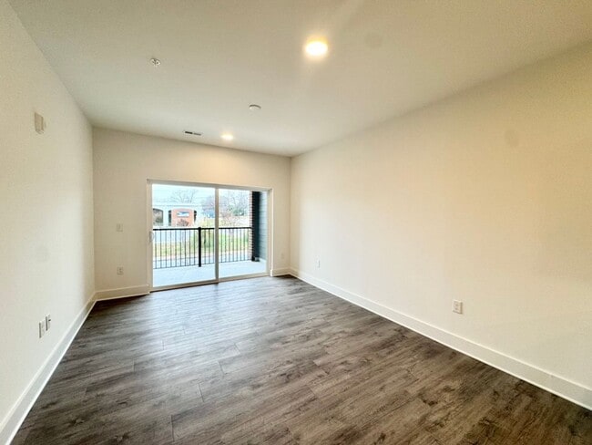 Building Photo - Beautiful NEW 2-Bed, 2- Bath Apartment in Rock Hill!