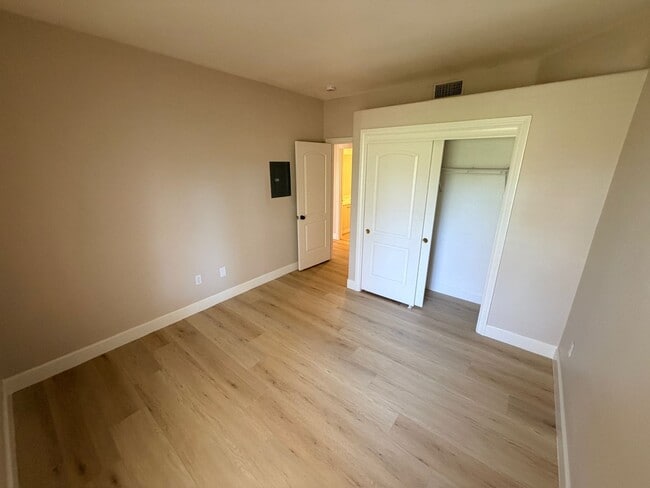 Building Photo - 1st Floor Condo in Guard Gated Painted Desert 2 bed/ 2 bath