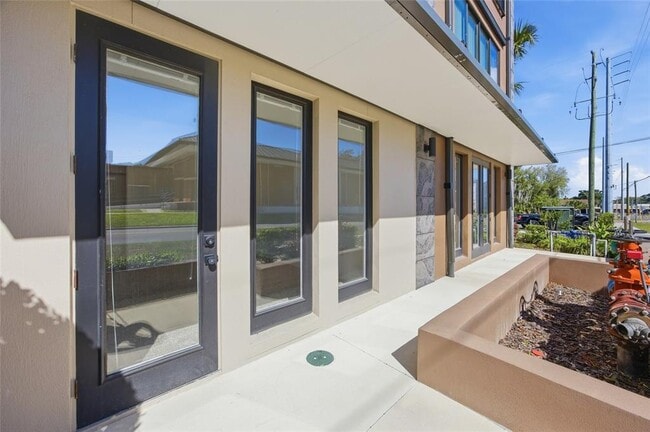 Building Photo - 100 N Dewey St