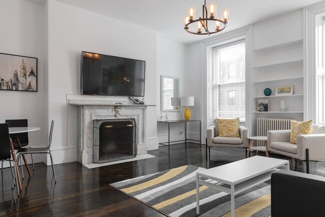 Building Photo - 169 Beacon St