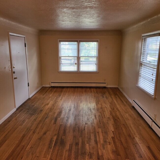 Building Photo - 2822 Kingman Blvd