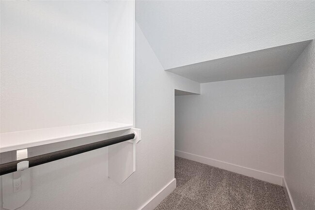 Building Photo - 7746 Meadow Mouse Ln